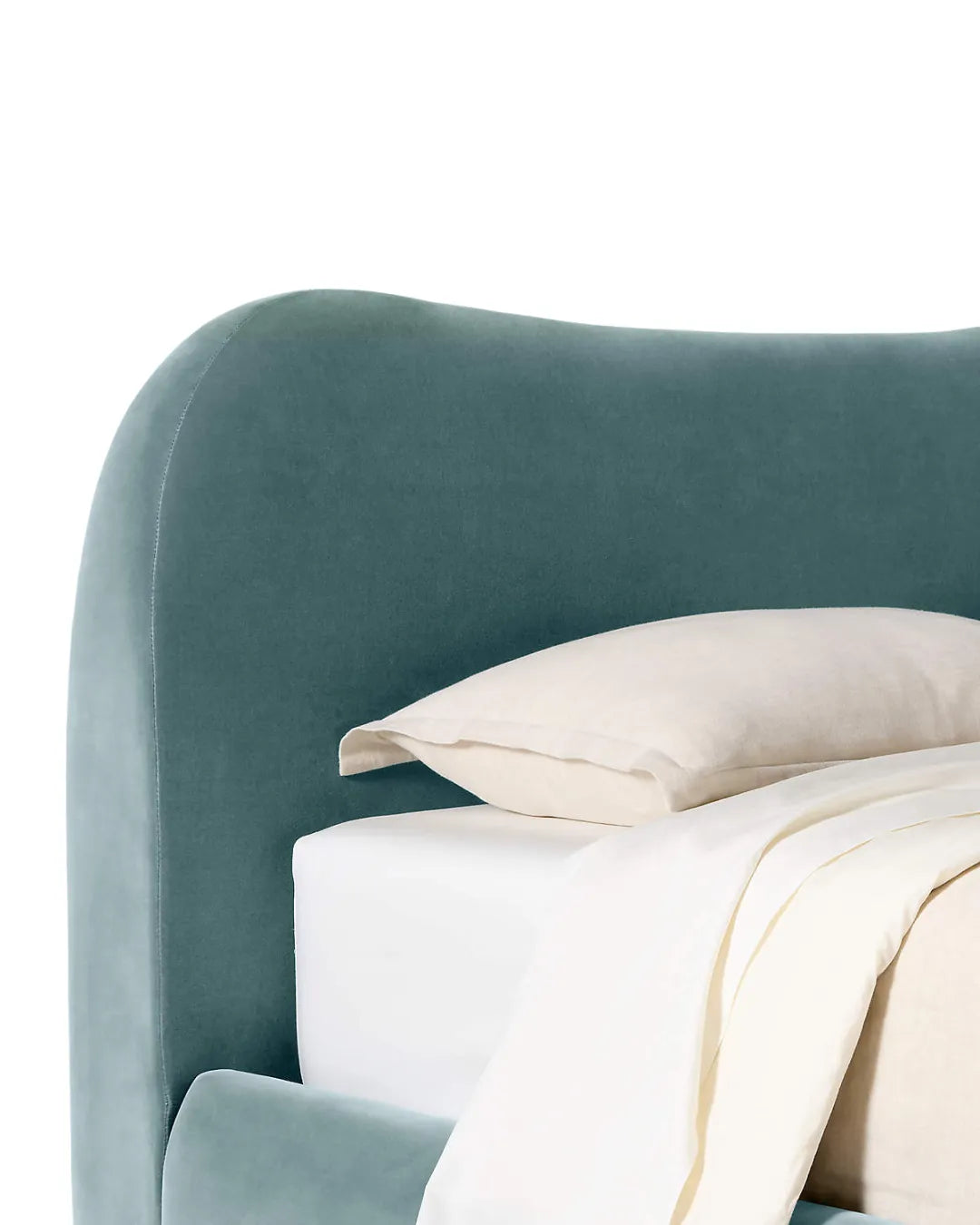 Avyelle Curved Upholstered Camel-Back Tide Bed